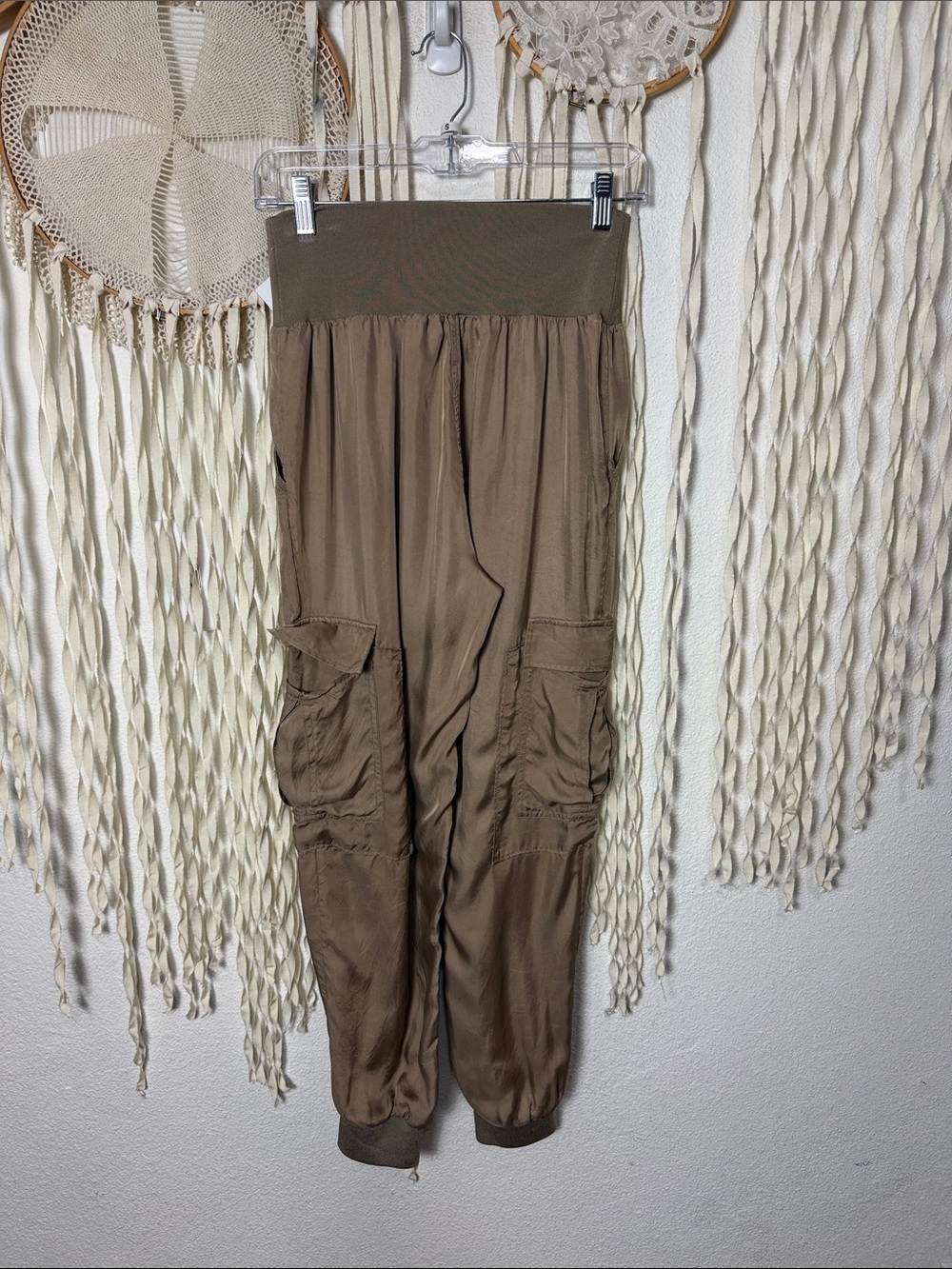Cinq A Sept Giles Satin Cargo Jogger Pant Size Small in Tan - Picture 6 of 11